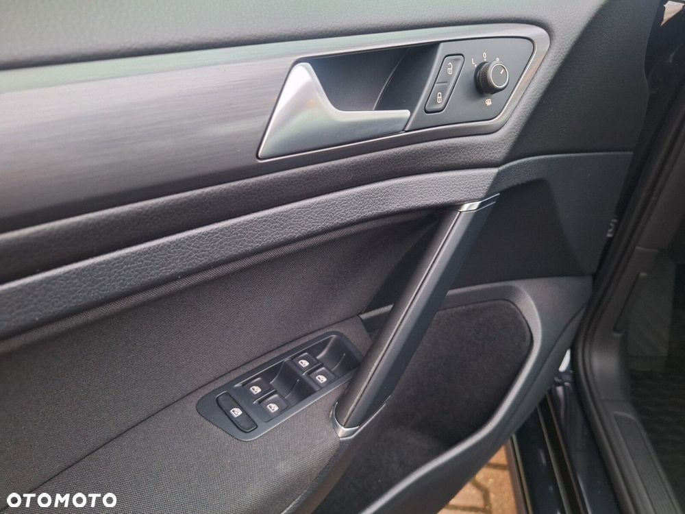 Volkswagen Golf 1.5 TSI BMT Evo Comfortline - 12