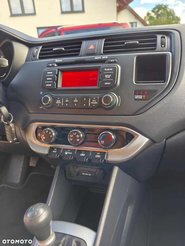 Kia Rio - 11