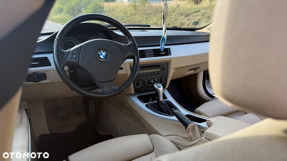 BMW Seria 3 2005 photo 4