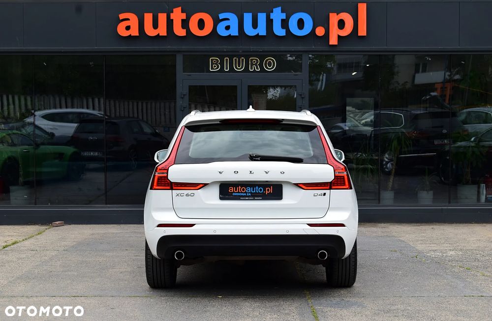 Volvo XC 60 D4 AWD Momentum - 28