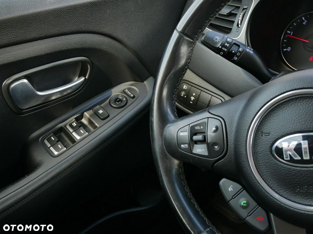 Kia Carens 1.7 CRDi L - 18