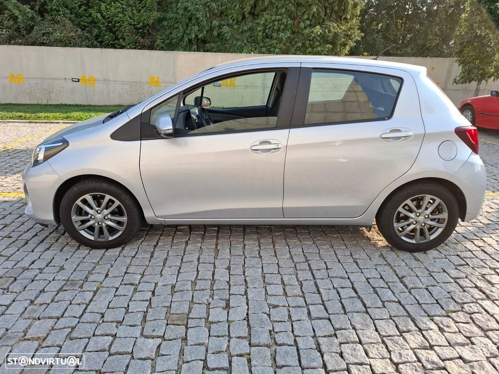 Toyota Yaris 1.33 VVT-i Comfort+P.Style - 1