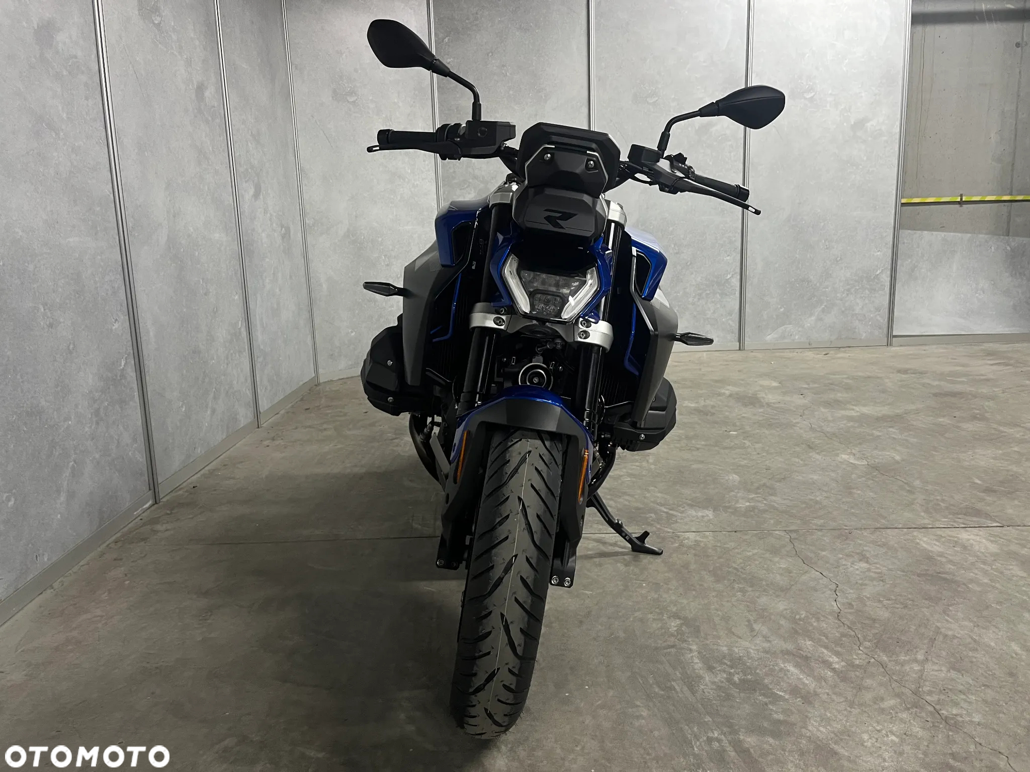 BMW R - 7