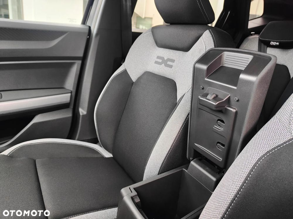 Dacia Duster 1.8 Full Hybrid 155 Journey MMT - 24