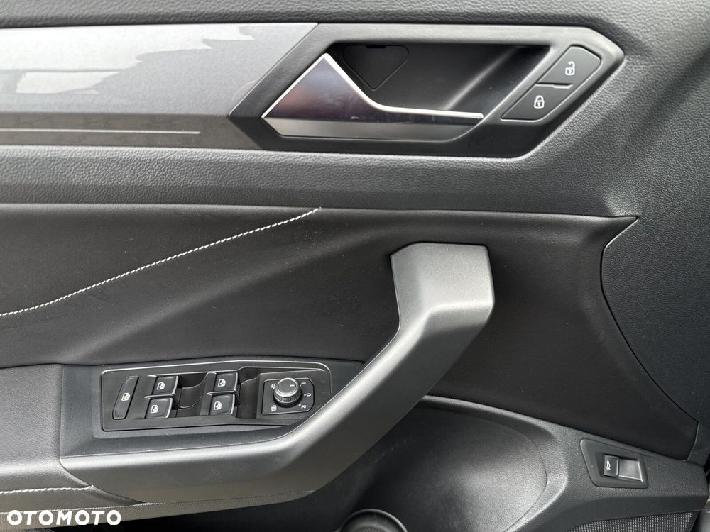 Volkswagen T-Roc 1.5 TSI Style DSG - 17