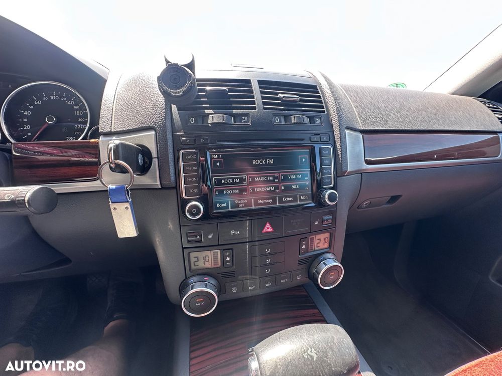 Volkswagen Touareg - 23