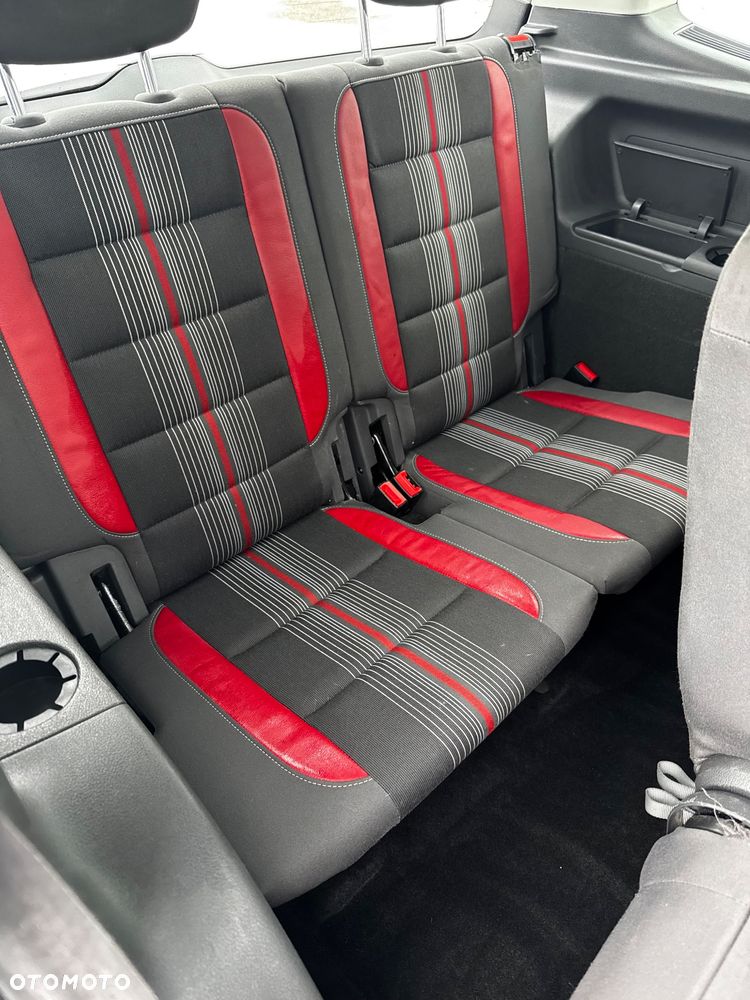 Volkswagen Touran 2.0 TDI DPF BlueMotion Technology DSG Highline - 13