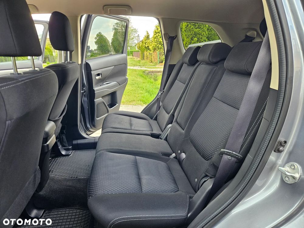 Mitsubishi Outlander 2.0 Intense Comfort 4WD CVT - 22