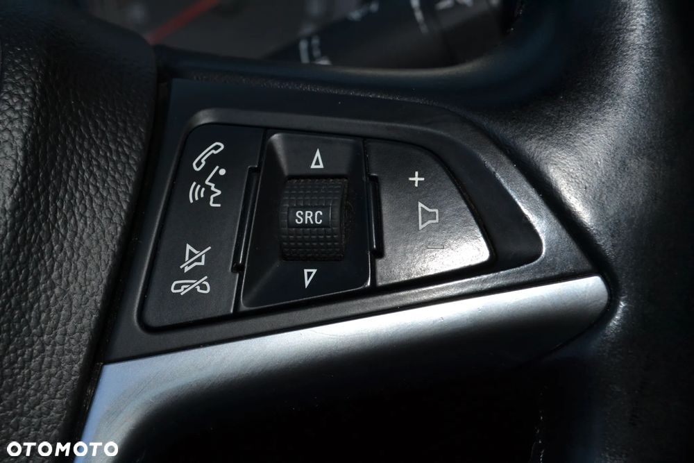 Opel Insignia - 25