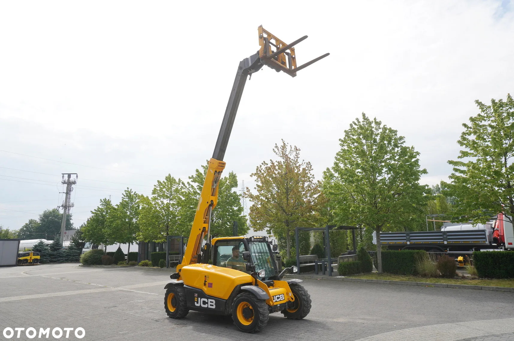 JCB 525-60T5 / 2022 / 860 MTH! / 2,5 t / zasięg 6 m / joystick - 14