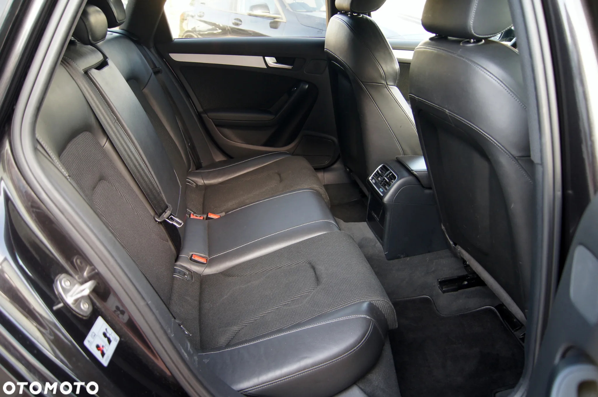 Audi A4 Avant 2.0 TDI DPF quattro S tronic S line Sportpaket - 26