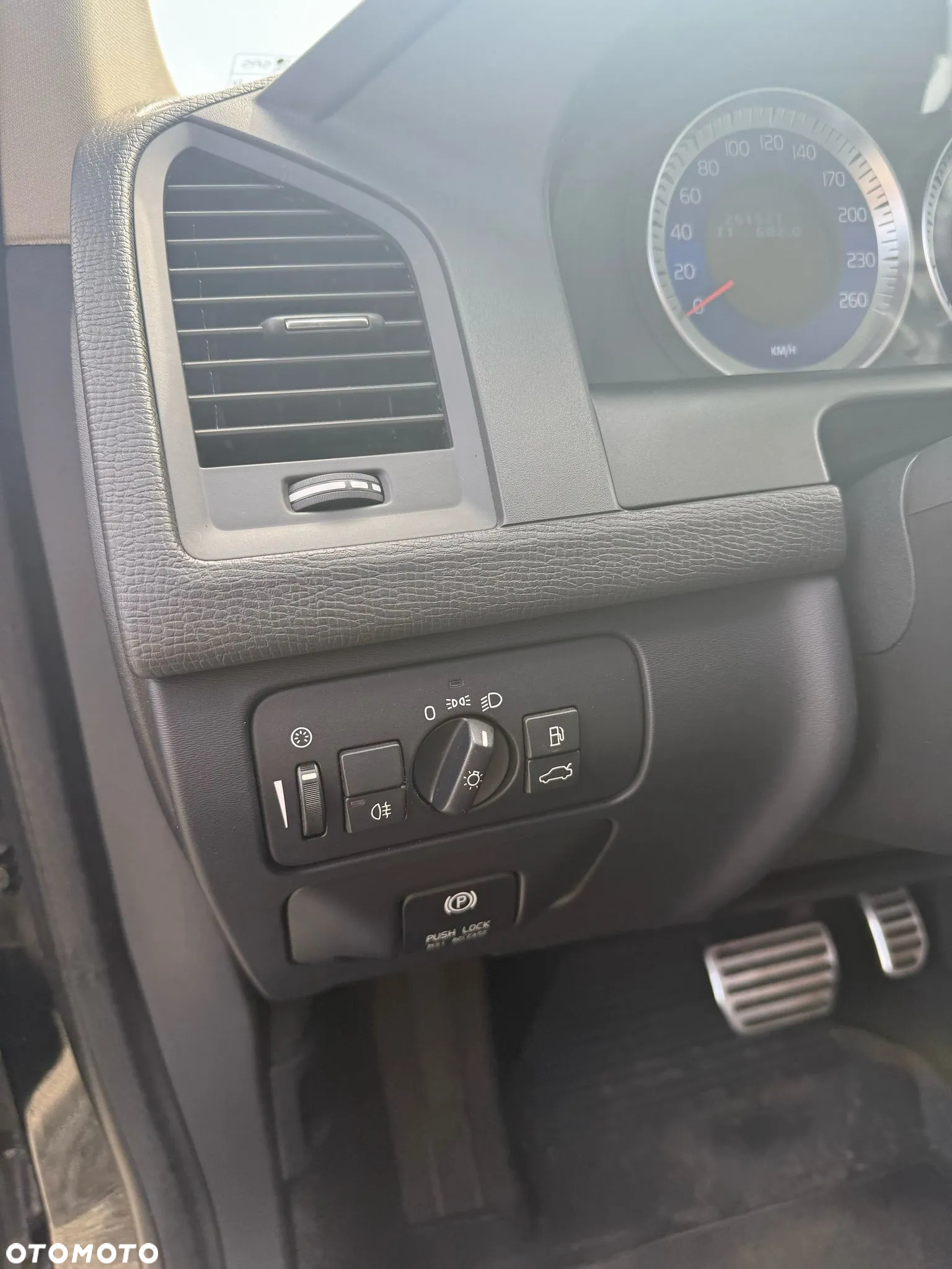 Volvo XC 60 - 30