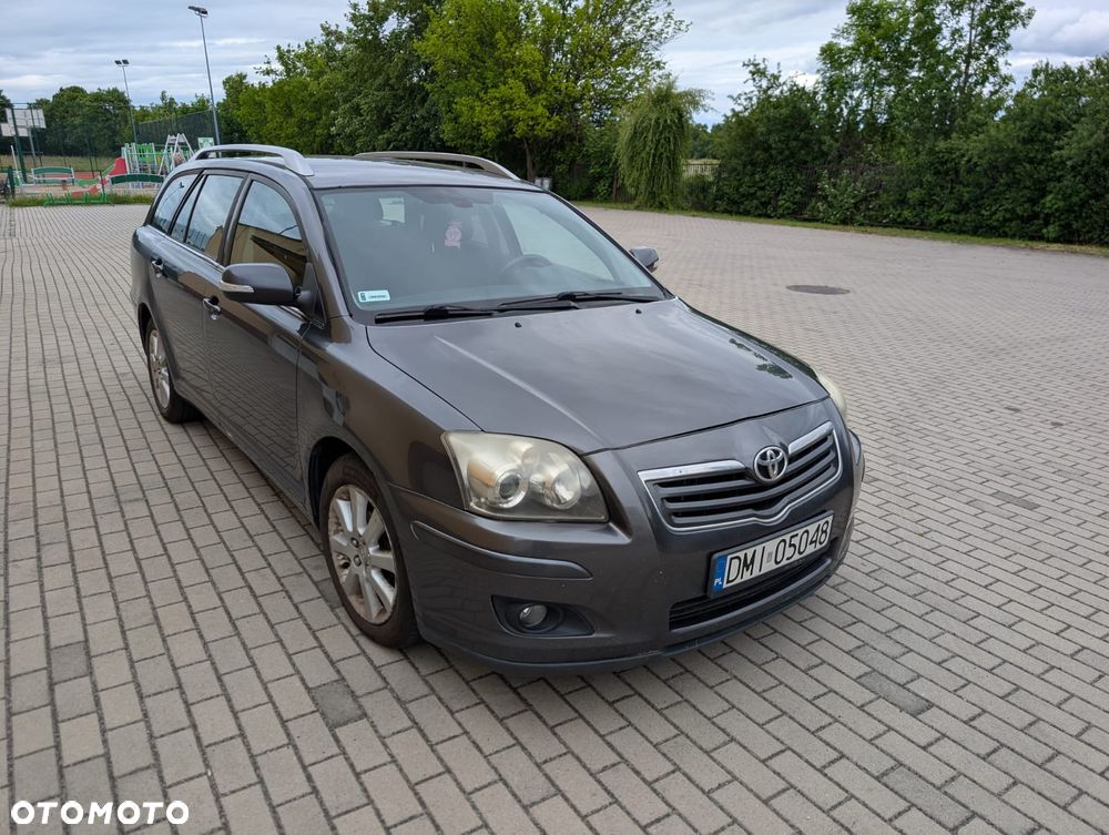 Toyota Avensis 2.0 D-4D Sol - 2