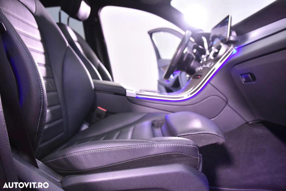 Mercedes-Benz GLC 300 e 4Matic 9G-TRONIC AMG Line - 11