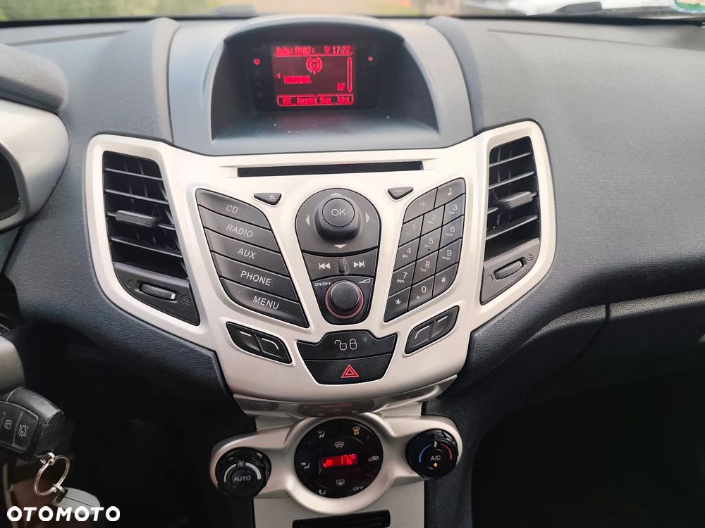 Ford Fiesta 1.6 TDCi DPF Titanium - 22
