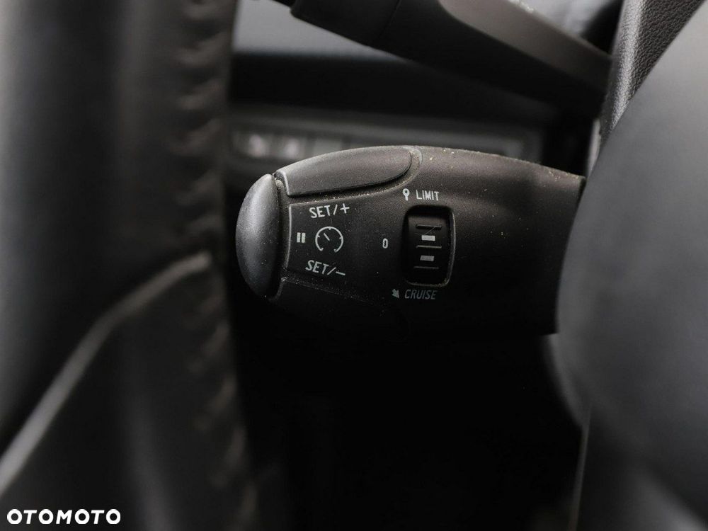 Peugeot 2008 1.6 BlueHDi Style - 31