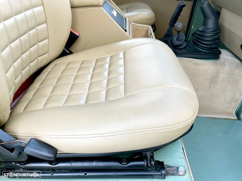 Land Rover Defender 90 2.5 TDi Metal Top - 36