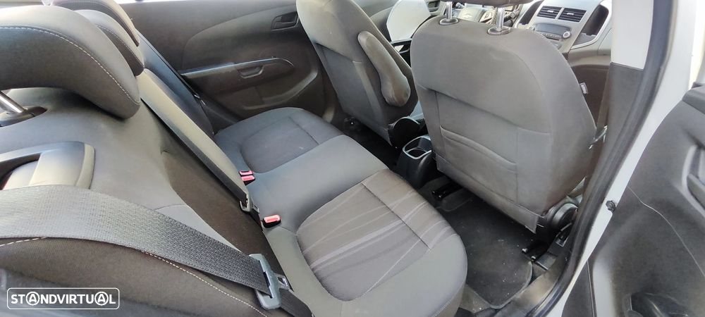 Chevrolet Aveo 1.3 VCDi LT - 10