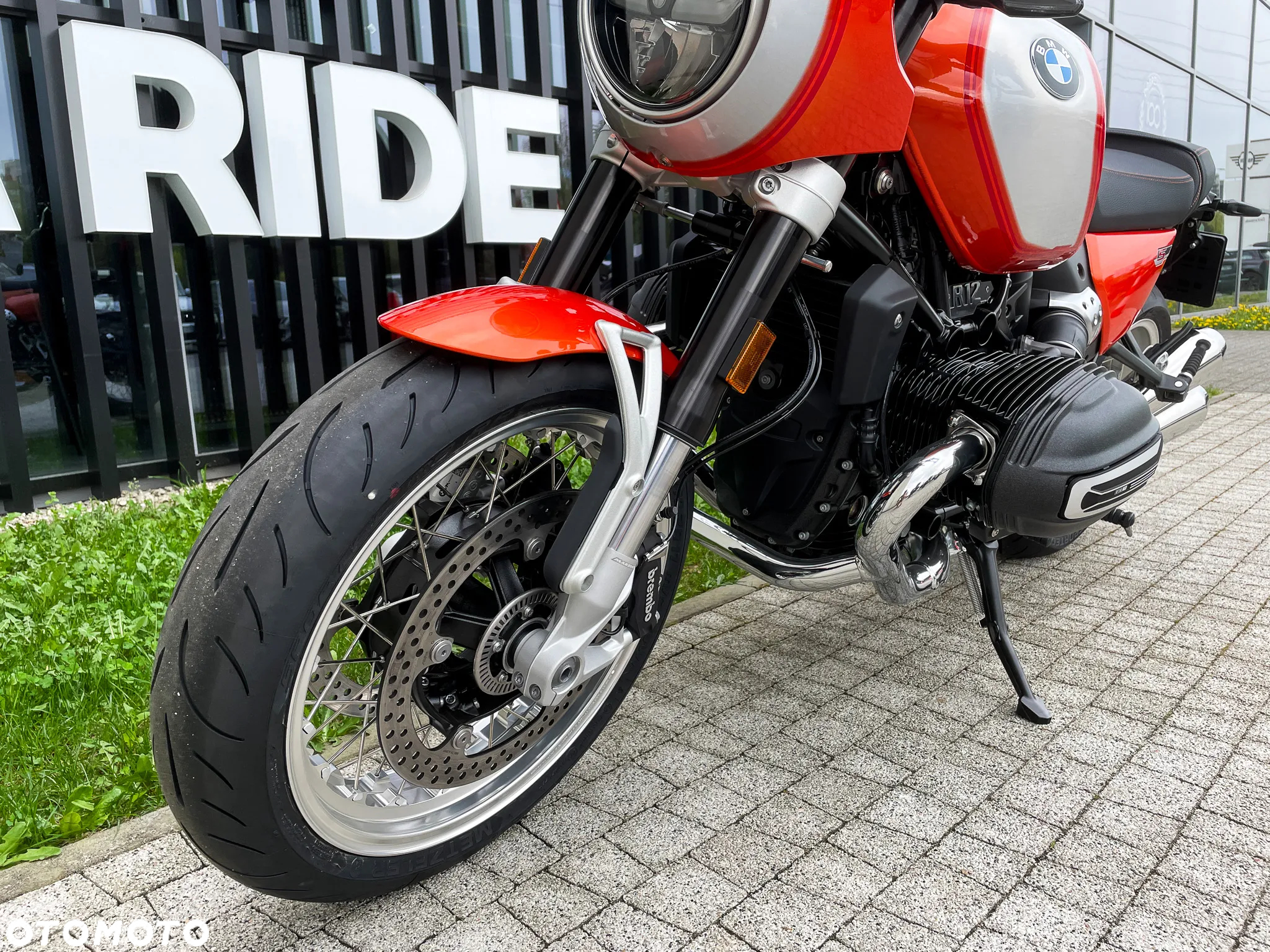 BMW R - 8