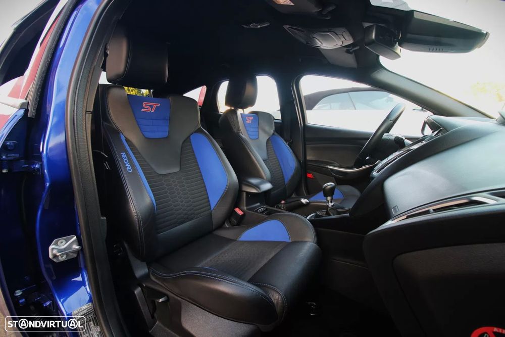 Ford Focus - 21