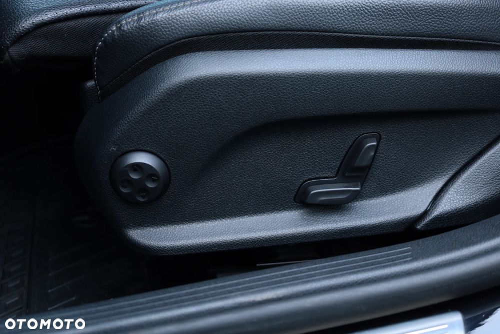 Mercedes-Benz Klasa C 220 d 9G-TRONIC Exclusive - 22