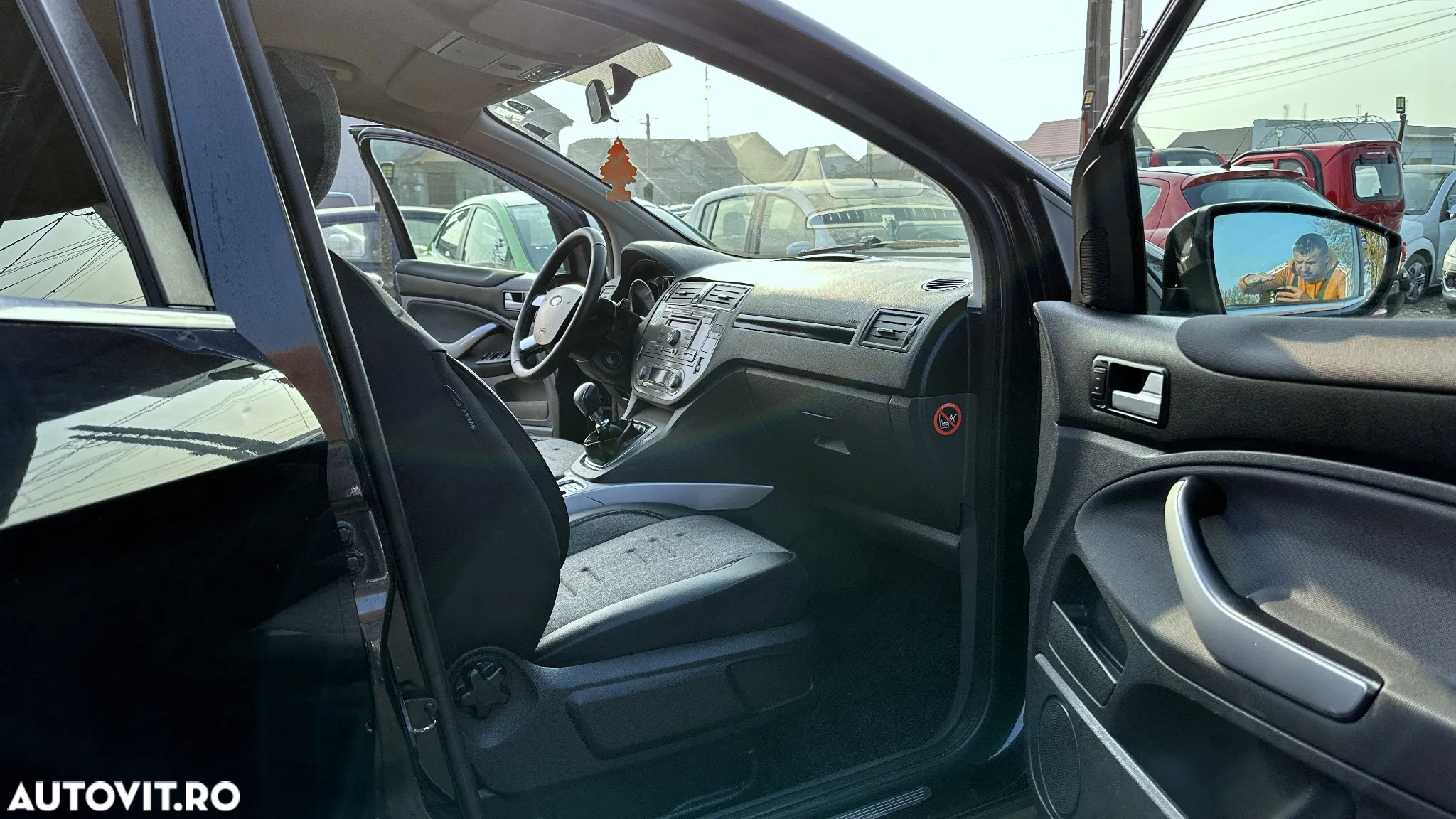 Ford Kuga 2.0 TDCi 2x4 Titanium - 12