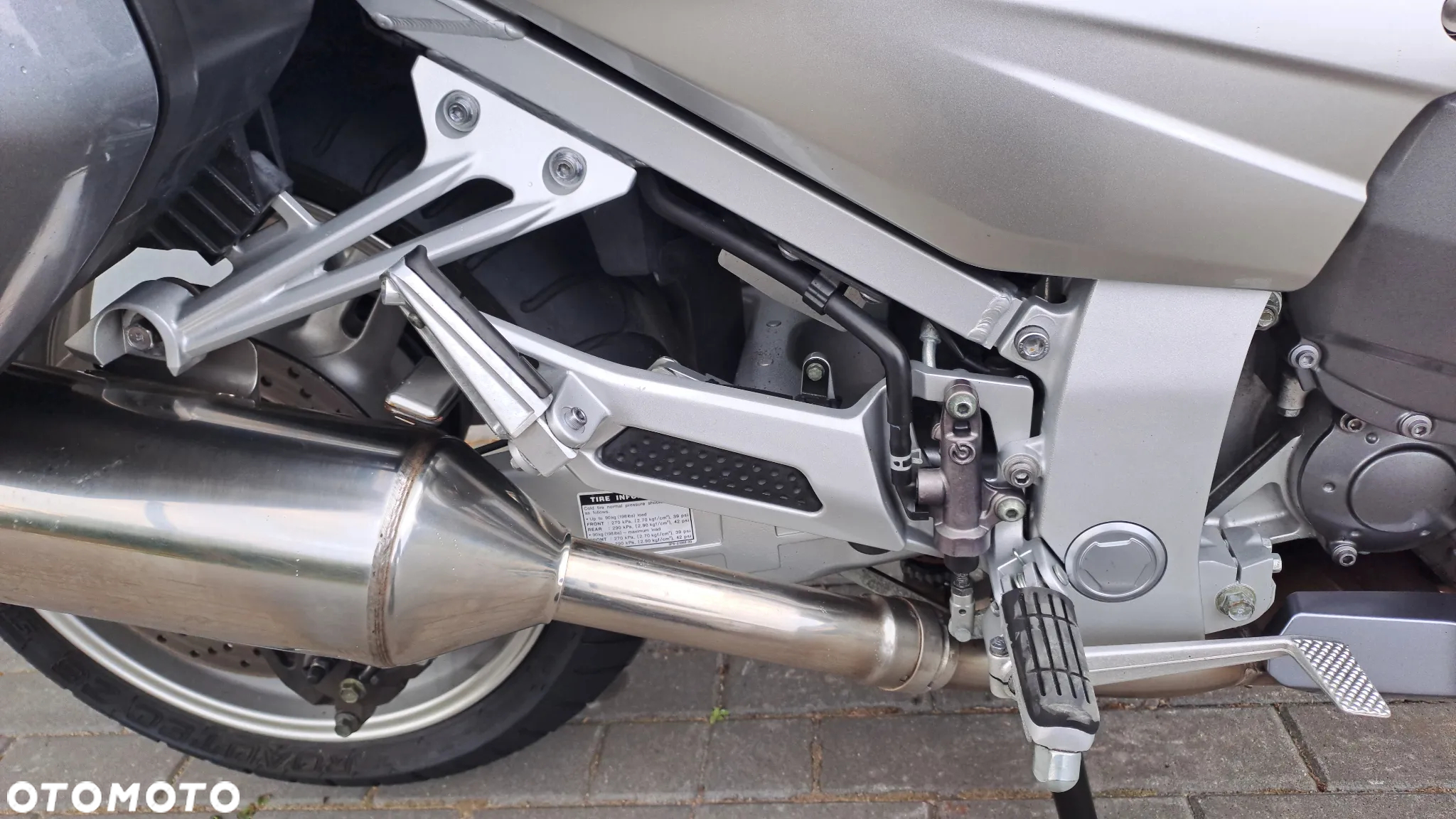 Yamaha FJR - 21