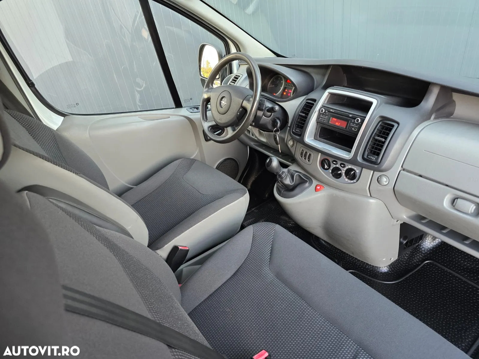 Opel Vivaro - 12