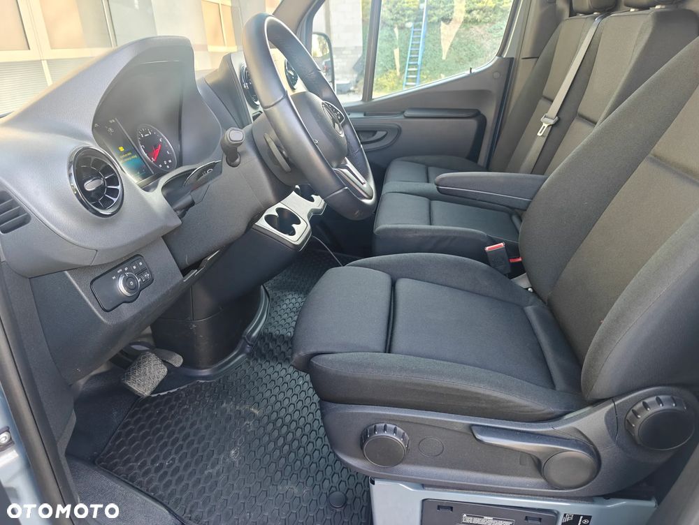 Mercedes-Benz Sprinter - 19