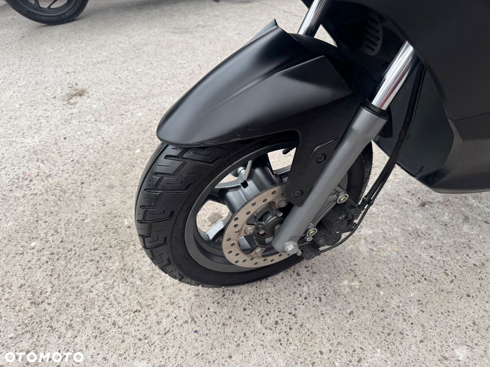Aprilia SR - 10