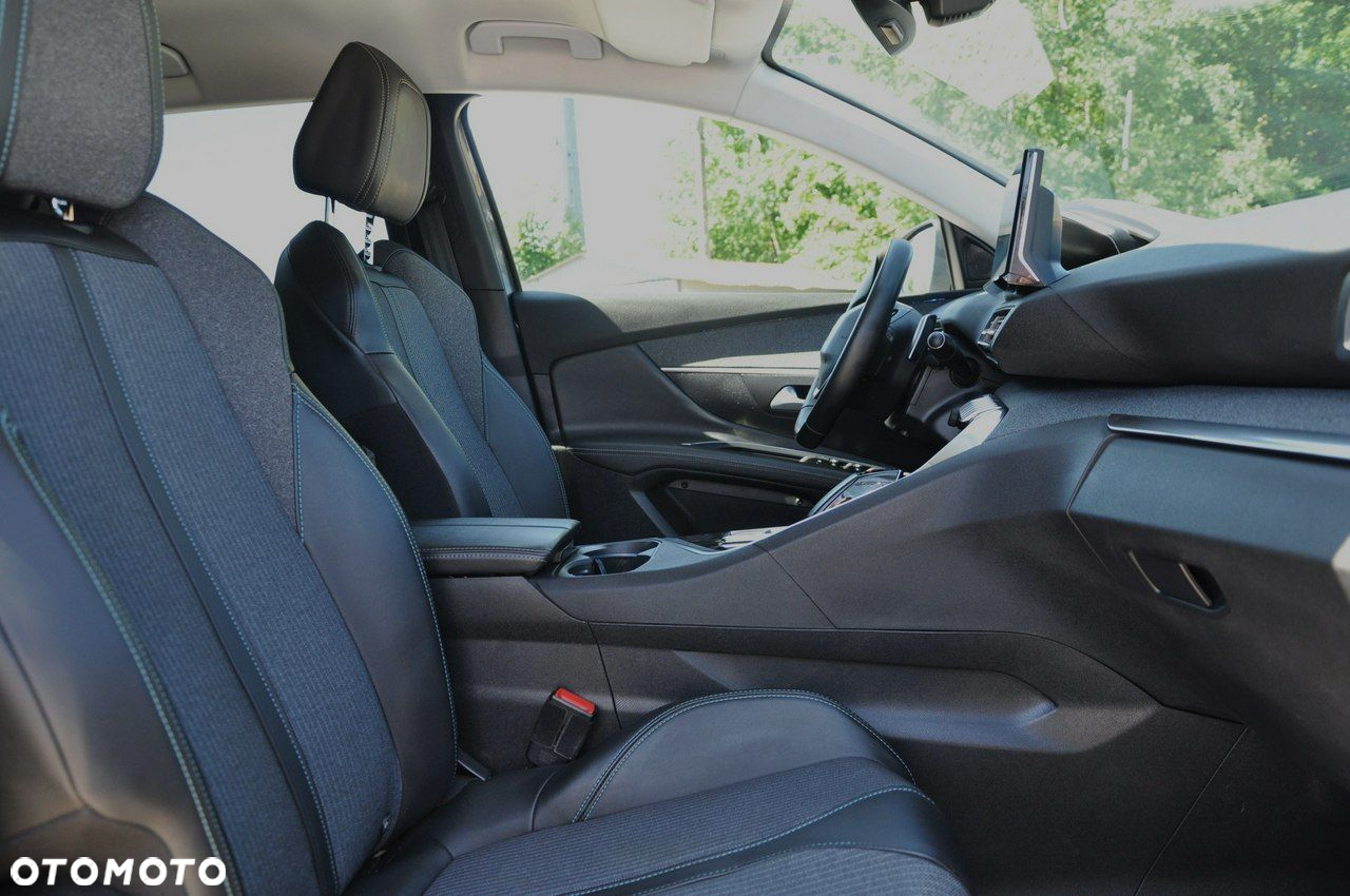 Peugeot 3008 1.6 PureTech Hybrid PHEV Allure Pack S&S EAT8 - 25