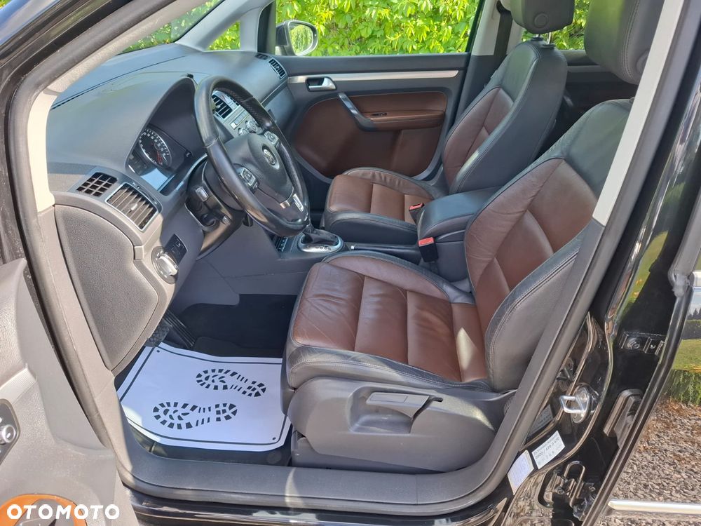 Volkswagen Touran 2.0 TDI DPF Highline DSG - 18