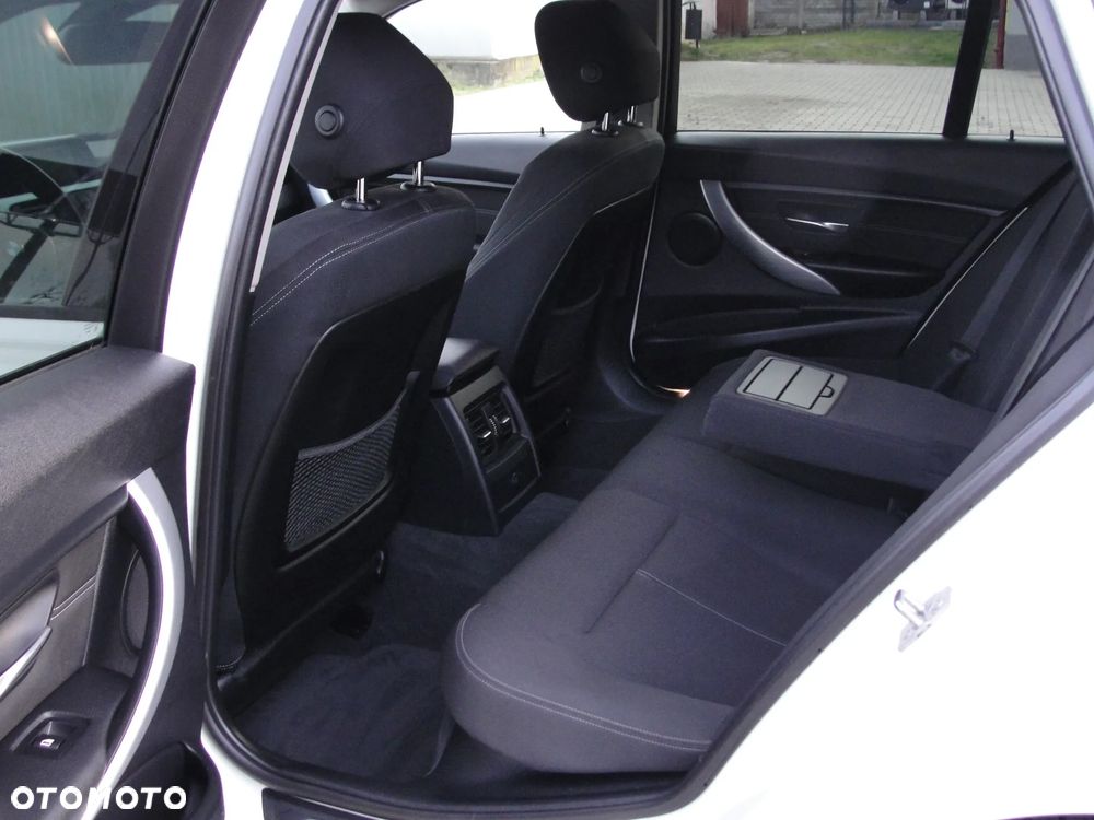 BMW Seria 3 318d Blue Performance Sport Line - 20