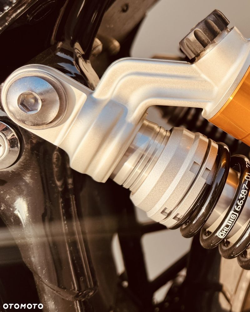 Triumph Thruxton - 22