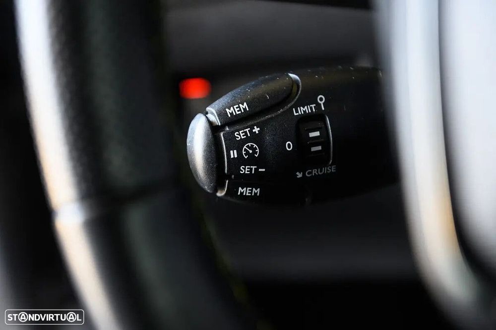 Peugeot e-2008 50 kWh GT Pack - 40