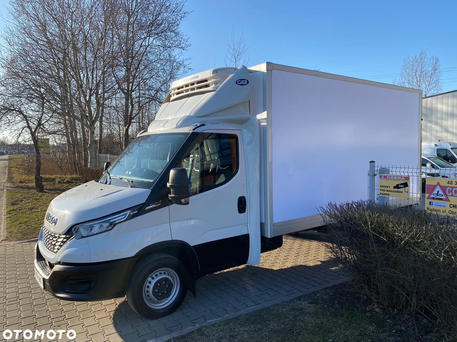 Iveco DAILY 35-160 2,3 HPI KONTENER CHŁODNIA MITSUBISHI WINDA ZEPRO - 9