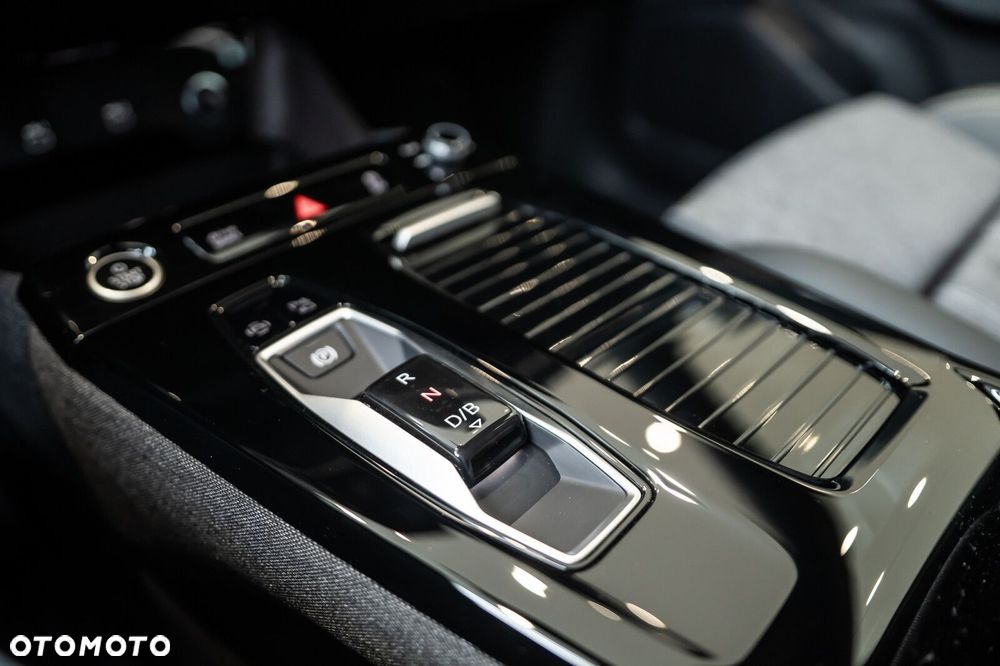 Audi Q6 e-tron - 28
