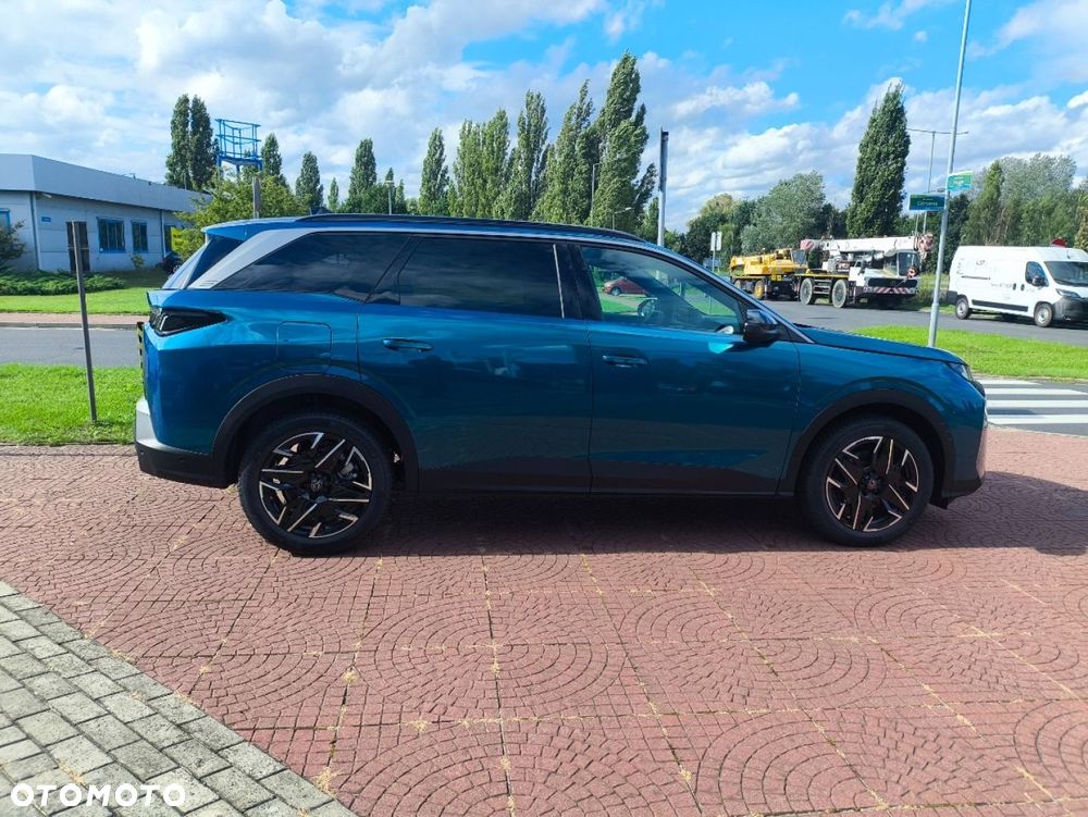 Peugeot 5008 - 8