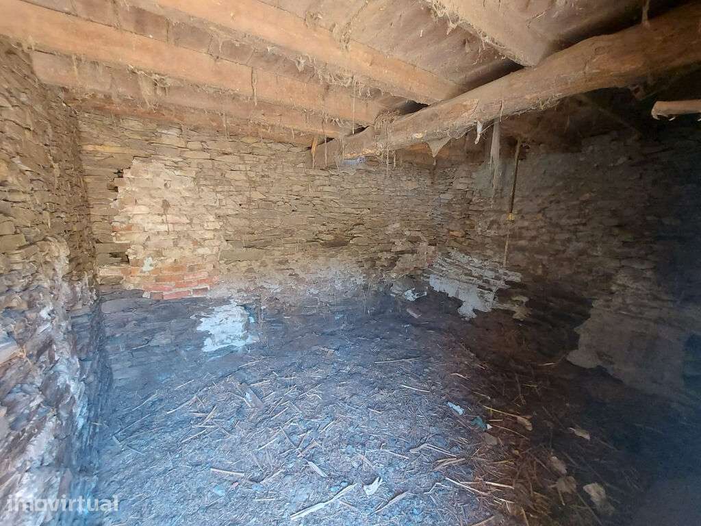 Moradia T2 em Xisto no Pisão, freguesia de Côja e Barril de Alva - Grande imagem: 5/10