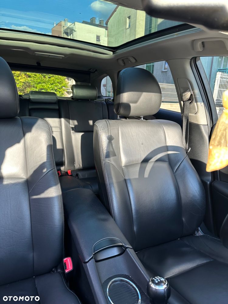 Toyota Avensis 2.0 Premium - 28