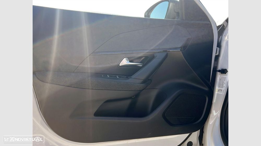 Peugeot 2008 1.2 PureTech Style - 12