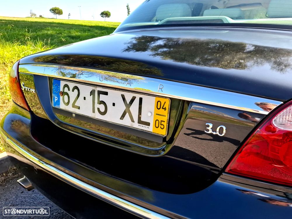 Jaguar S-Type 3.0 V6 Executive Auto. - 23