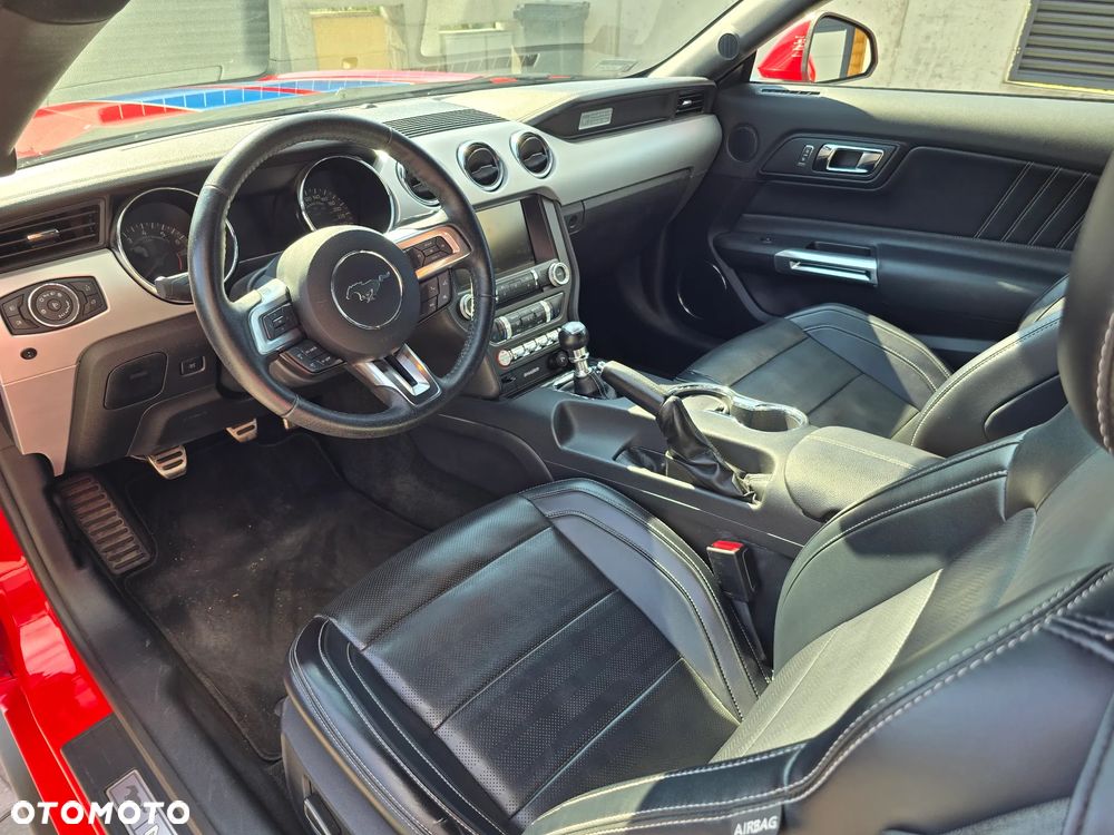 Ford Mustang - 12