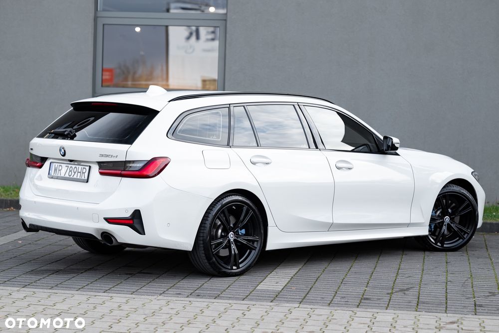 BMW Seria 3 330d xDrive - 11