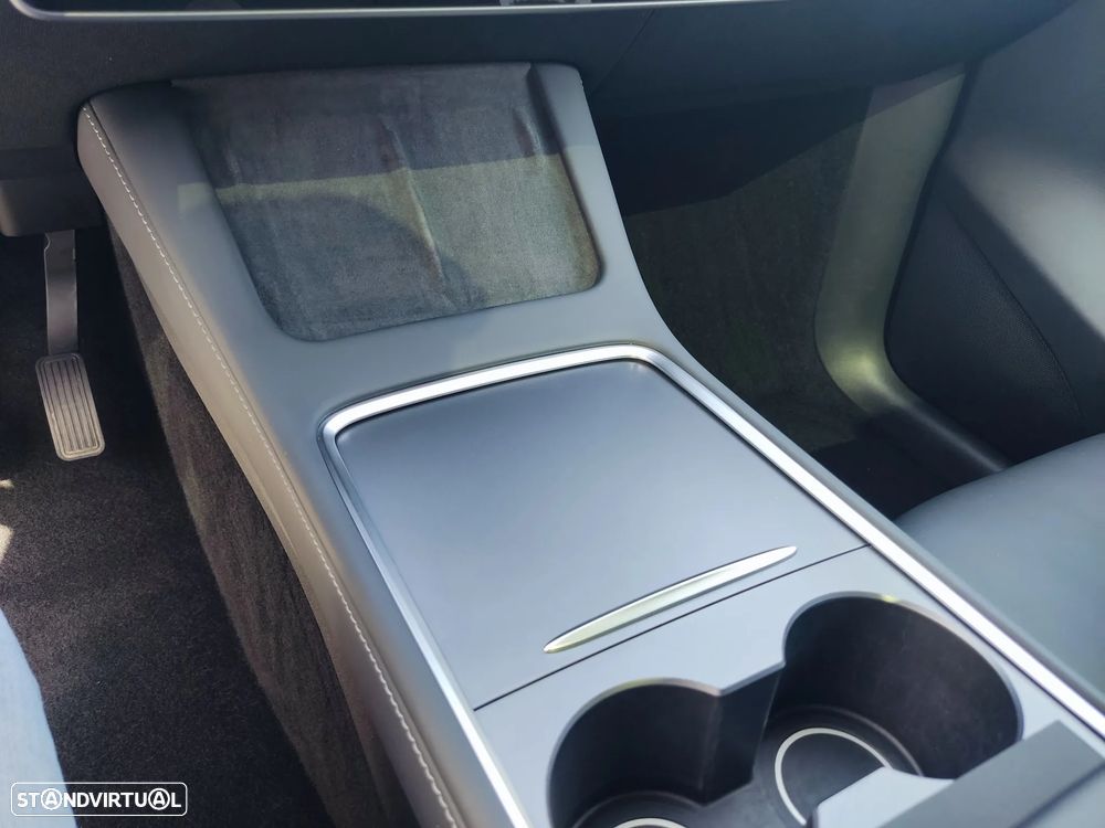 Tesla Model Y Long Range Tração Integral - 22