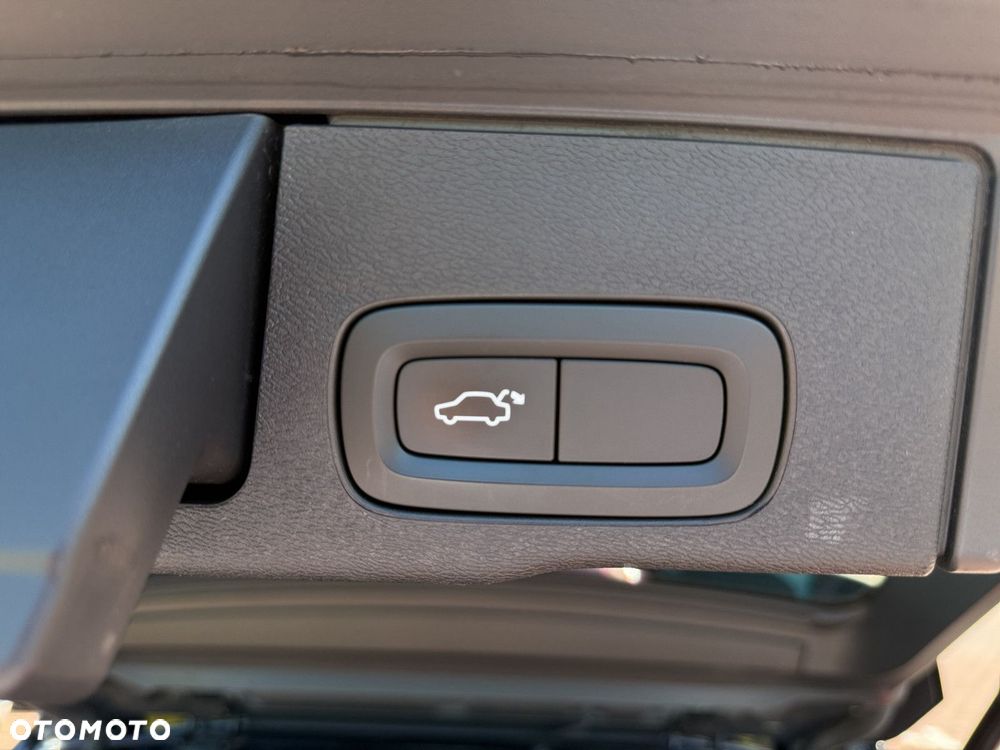 Volvo XC 60 D4 SCR R-Design - 20