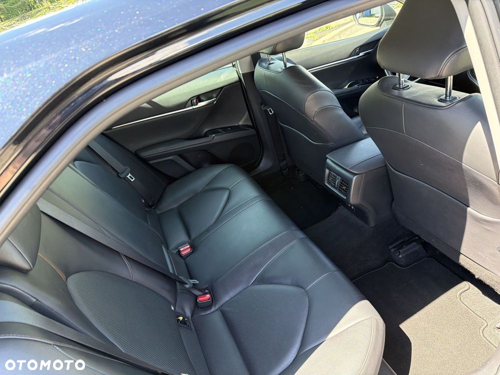 Toyota Camry 2.5 Hybrid Executive CVT - 11