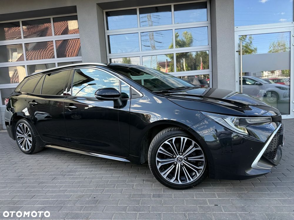 Toyota Corolla 2.0 Hybrid Executive - 23