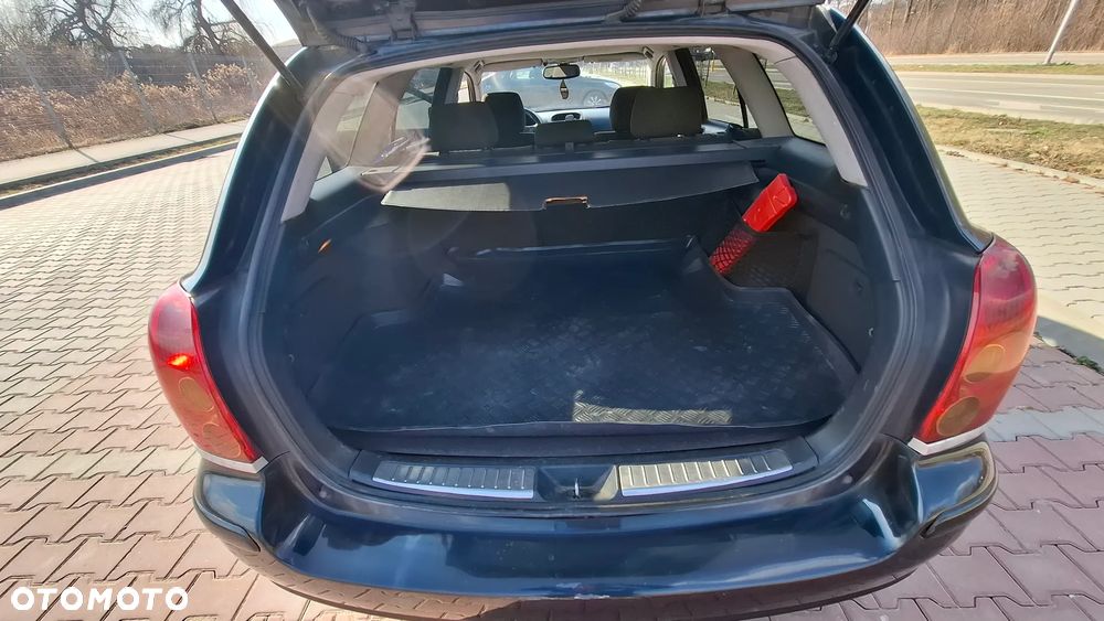 Toyota Avensis 2.0 VVT-i Sol - 9