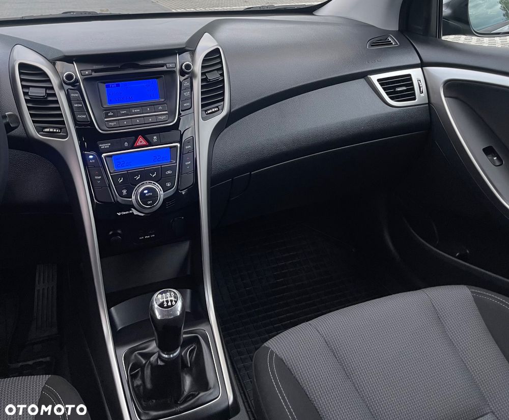 Hyundai i30 1.6 CRDI Trend - 19